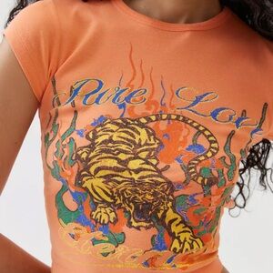 Urban outfitters pure live tiger baby tee medium